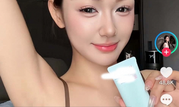 Quảng cáo, gắn link sản phẩm bất chấp, Trần Hà Linh chủ động khóa bình luận của video