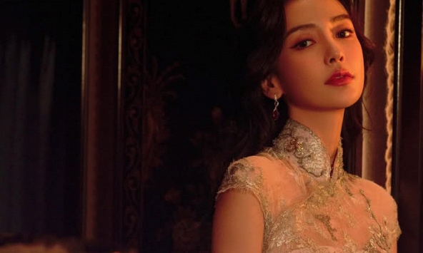 Angelababy khoe dáng ấn tượng trong kỳ nghỉ hè, thật khó để tin đây là vẻ ngoài của độ tuổi U40