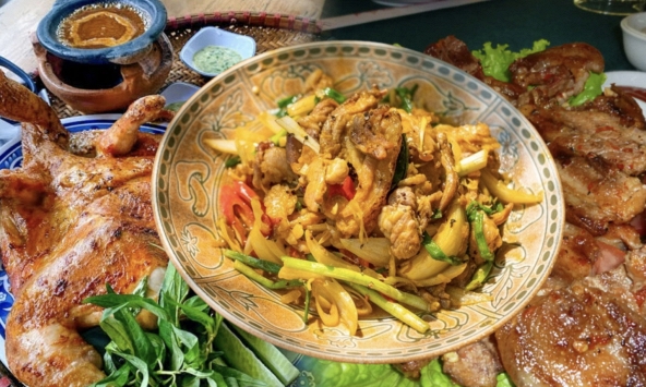 Vì sao gà đồi, heo rừng luôn đắt hơn thịt thường?