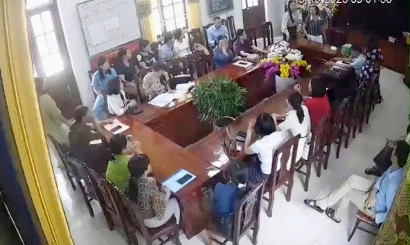Vụ nữ hiệu trưởng đập bàn, ném cốc giữa cuộc họp ở Ninh Bình: Sở GD&ĐT lên tiếng