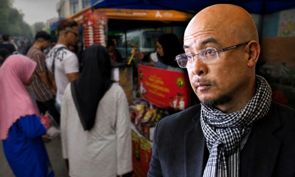 Cảnh tượng tại quầy hàng bán cà phê của ông Đặng Lê Nguyên Vũ ở Malaysia
