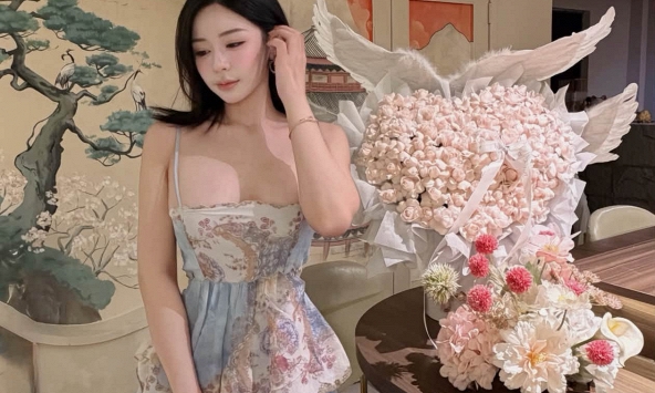 Mê mắt với phong cách cottagecore đậm chất nàng thơ của hot girl Thiên Di: Đâu phải cứ mặc hở mới có thể quyến rũ?