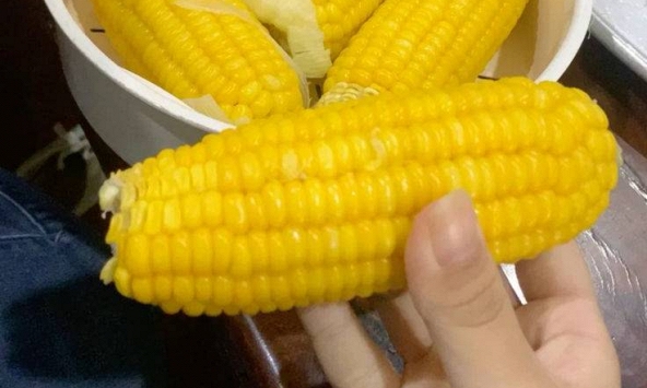Người phụ nữ 60 tuổi mắc tiểu đường giấu bác sĩ ăn ngô ngọt mỗi ngày, 6 tháng sau bị hỏi: 'Bà đã ăn gì vậy?'