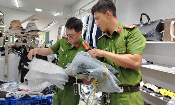 Công an rà soát các hội nhóm mạng xã hội, kiểm tra loạt cơ sở kinh doanh: Nhiều đối tượng bị xử phạt vì hành vi này