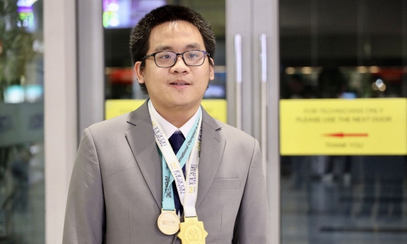 Nam sinh Việt giành 2 Huy chương Vàng Olympic quốc tế chỉ trong 1 tuần