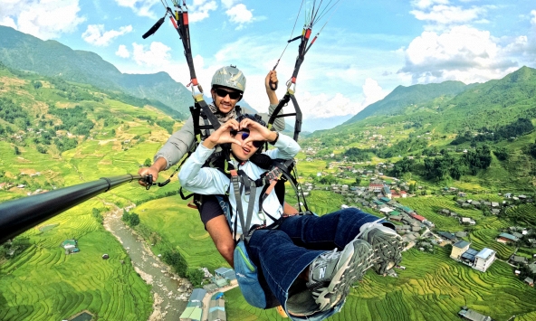 2,19 triệu cho 15 phút bay trên ruộng bậc thang: Bay dù lượn ngắm mùa vàng Sapa thực sự diễn ra như thế nào?