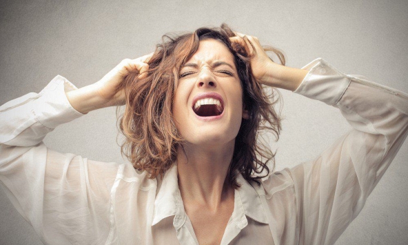 40 tuổi, người phụ nữ hay 'bốc hỏa', tâm trạng cáu gắt 'sáng nắng chiều mưa': Bác sĩ chỉ ra căn bệnh đe dọa đến sức khỏe nhưng dễ bỏ qua