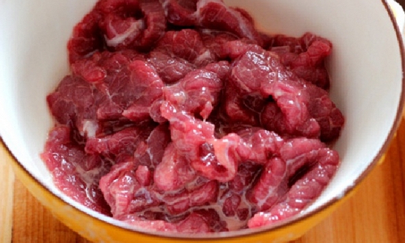 Không chỉ xem màu sắc, đây là cách kiểm tra thịt bò “giả” nhanh mà đơn giản nhất: Nếu có dấu hiệu này thì đừng nên mua