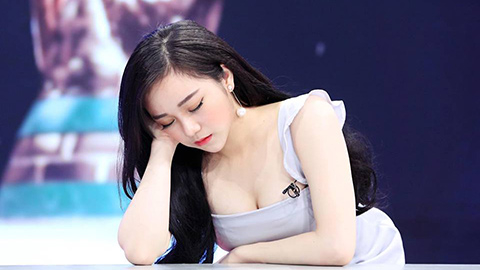Nổi không kém Trâm Anh, một hot girl World Cup khác cũng ở ẩn sau những thị phi