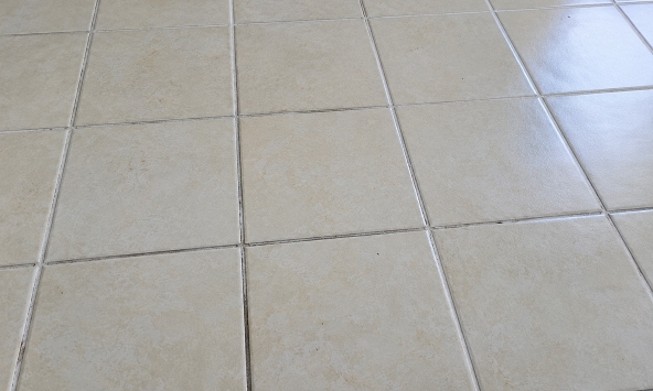 Vì sao ngày càng nhiều gia đình không còn dùng ron gạch màu trắng? 2 lựa chọn đang được ưu tiên hơn khi lát sàn