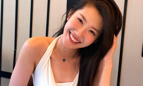 Mỹ nhân miền Tây được tạp chí Mỹ đề cử gương mặt đẹp nhất thế giới 2026: Từng ngất xỉu tại điểm quay, vừa tỉnh dậy đã làm việc tiếp