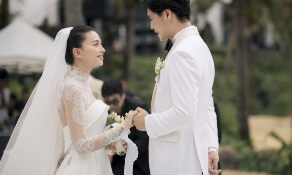 Mỹ nhân Việt lấy chồng kèm 11 tuổi lần đầu làm chuyện này
