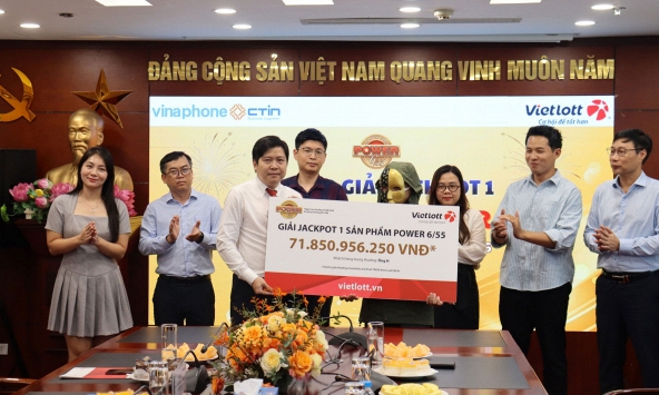 Người đàn ông hơn 1.100 lần trúng Vietlott bất ngờ trúng tiếp 71,8 tỷ đồng