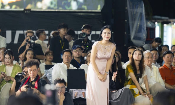 Người phụ nữ Việt đứng sau thương hiệu hơn 130 cửa hàng, đồng hành cùng dàn mỹ nhân quốc tế tại sự kiện chưa từng có ở Việt Nam