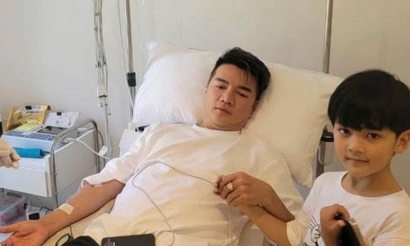 Đàm Vĩnh Hưng bất ngờ phải phẫu thuật sáng nay 24/8