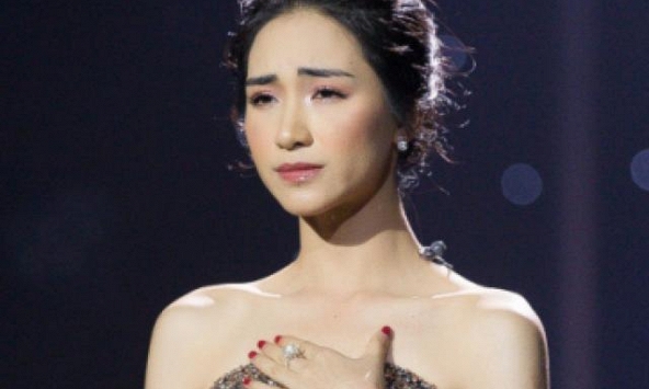 Hòa Minzy chia sẻ chuyện thầm kín, hàng trăm khán giả gửi lời động viên