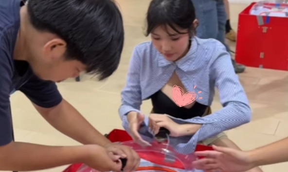 Thể hiện màn chơi Beyblade điệu nghệ, hot girl hút 7,5 triệu lượt xem, nhiều fan liên tục nhấn 'replay'