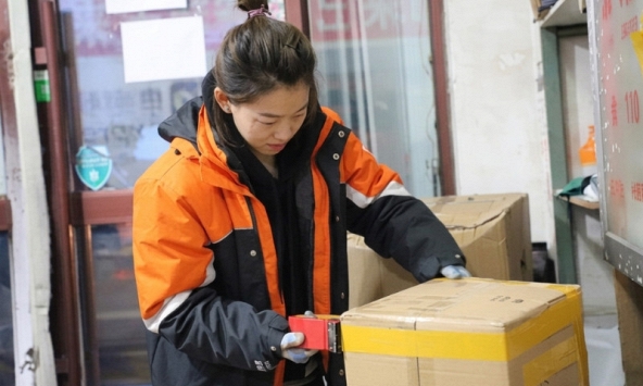 Khách chuyển khoản thừa 3,3 triệu đồng, shipper đến tận nhà trả lại mới biết đó là tiền tip