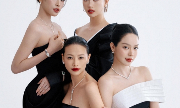 Lần đầu tiên 4 nàng hậu đình đám đọ sắc trong một khung hình: Nhan sắc bất phân thắng bại!