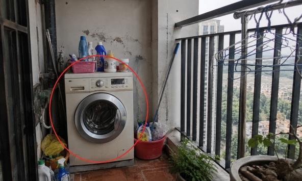 5 lời khuyên cho gia đình đang đặt máy giặt ngoài ban công