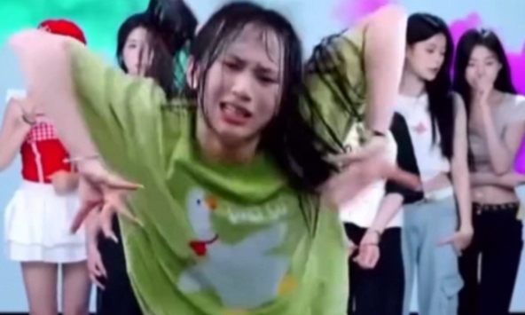 'Bạo lực mạng' kiểu mới ở xứ tỷ dân? Khi các nữ idol bị 'bắt nạt' đến mức áp lực ngay trên live?