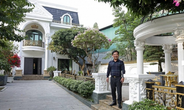 Căn nhà 3 tầng ở Hà Nội của NSƯT Quang Tèo