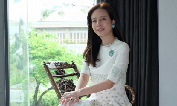 Madam Pang gây chú ý khi đăng bài mới, người hâm mộ Việt Nam tràn vào bình luận