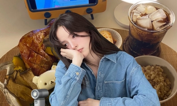 Phát mệt với chuyện 'bạn bao bữa này, tôi trả bữa sau”: Thà ở nhà, đi ăn 1 mình còn hơn?