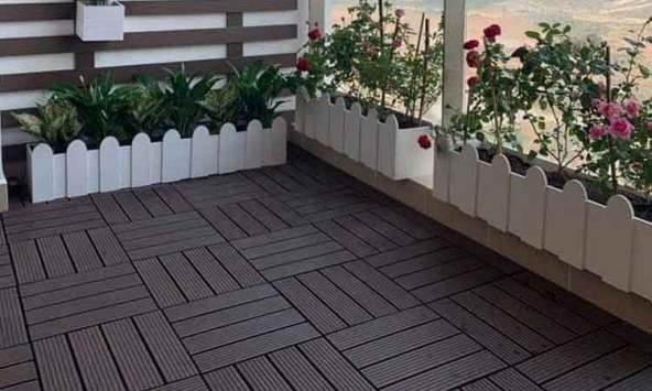 Vì sao ngày càng nhiều gia đình không ốp gạch ở ban công? 2 vật liệu sàn đang dần trở thành xu hướng mới