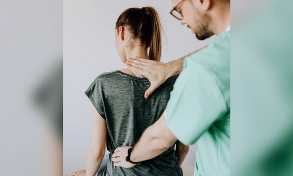 Cùng một cơn đau, phụ nữ và nam giới có được đánh giá như nhau?