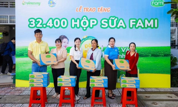 'Hạt vàng tự nhiên' tiếp tục hành trình trao dưỡng chất lành đến người dân An Giang