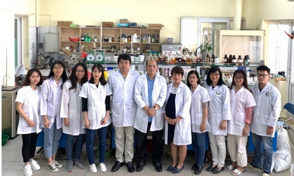 Ba xanthone mới được tìm thấy trong cành tai chua Việt Nam