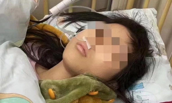Bé gái 13 tuổi nuốt 20 viên thuốc cực quen để tự tử: Bác sĩ cảnh báo cha mẹ 4 điều