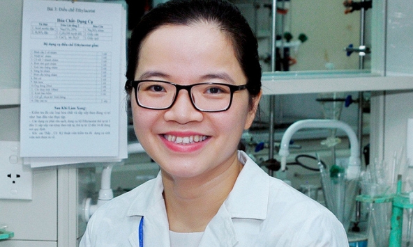 Dẫn xuất mới cùng lúc nhắm ba cơ chế của bệnh Alzheimer
