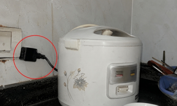 Lời khuyên cho những gia đình không rút điện nồi cơm, vẫn để 24/24