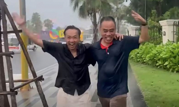 Cường Đô La ra đường tắm mưa: 'Chỉ sợ về nhà vợ la'