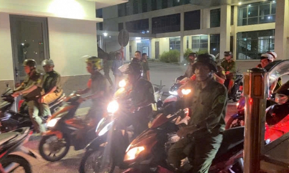 Hơn 300 công an đồng loạt kiểm tra tại các khu dân cư lúc sáng sớm