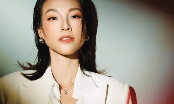 MC Hoàng Oanh tiết lộ người giúp đỡ mình khi xây nhà cho ba mẹ thiếu tiền