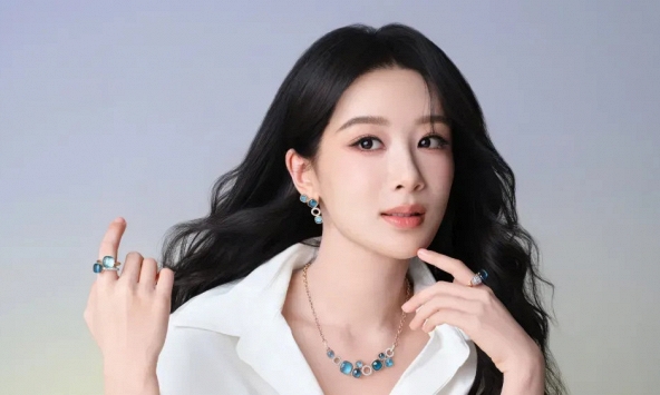 Dương Tử bị vạch mặt