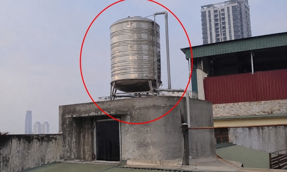 Lời khuyên cho những gia đình lâu ngày không kiểm tra bồn nước trên mái nhà