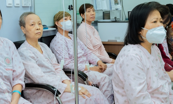 Xét nghiệm máu tìm đột biến liên quan tiến triển ung thư vú