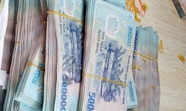 Công an và ngân hàng OCB xác minh giao dịch chuyển khoản 151.000.000 đồng của Đinh Thị Thúy Trang SN 1994 đến Nguyễn Thị Kim Ngọc