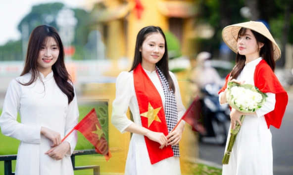 Hà Nội ngày Quốc khánh: Giới trẻ xếp hàng ngay ngắn vào Di tích Nhà tù Hỏa Lò, khoe áo dài duyên dáng bên Lăng Bác