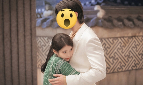Vừa chia tay Lee Jong Suk, IU đã để ý mỹ nam này?
