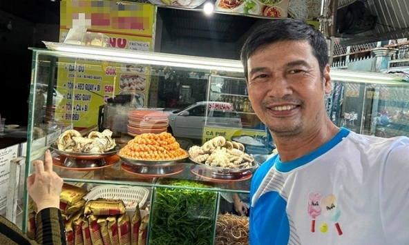 Nam nghệ sĩ đình đám bỏ TP.HCM về đi bán lẩu ở đường Hùng Vương, Tây Ninh