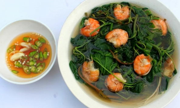 Người phụ nữ 38 tuổi bữa nào cũng ăn rau dền, 6 tháng sau đi khám bác sĩ ngỡ ngàng: 'Cô đã ăn gì thế?'