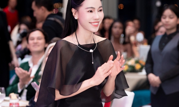 Tối 31/8, CEO Phạm Kim Dung có hành động 'gây sốt'