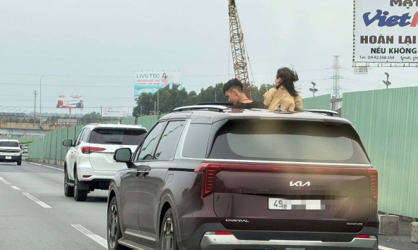Từ bức ảnh lan truyền MXH, nữ tài xế bị phạt nặng: Cảnh báo các phụ huynh
