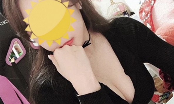 Nhờ shipper chụp lén hình bạn gái qua mạng, nam thanh niên sững sờ
