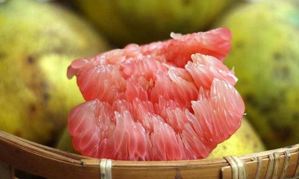 Trời chuyển thu, nhớ ăn bưởi: Loại quả được ví là “vua long đờm”, còn giúp giảm mùi hôi miệng